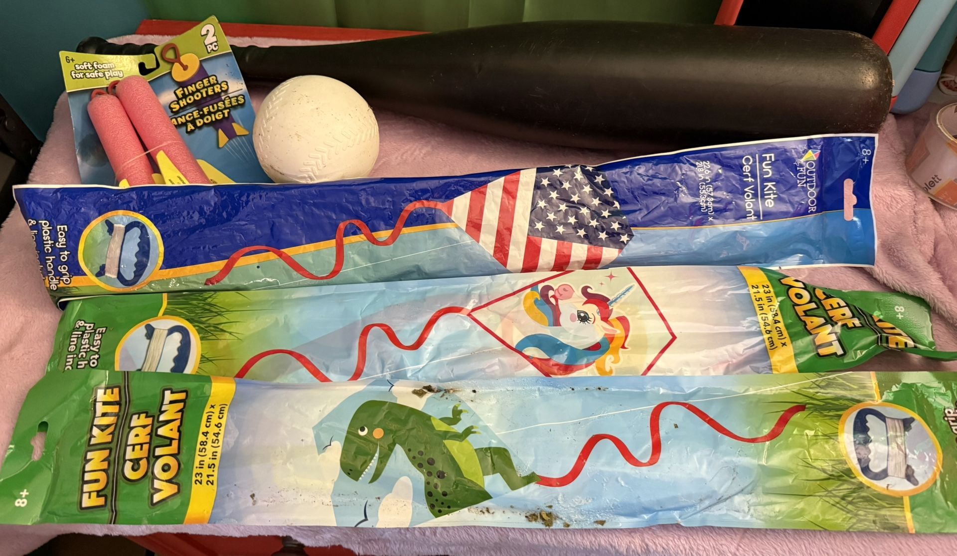 Kids outdoor toy & new kite lot
