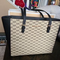 Michael  Kors  Purse 