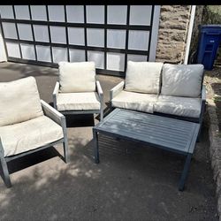 Patio set good condition