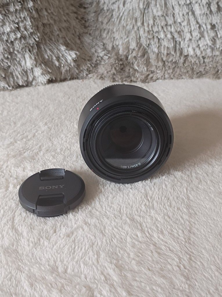 Sony - E 50mm F1.8 OSS Portrait Lens (SEL50F18/B), Black