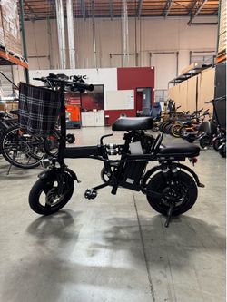 Folding electric bicycle