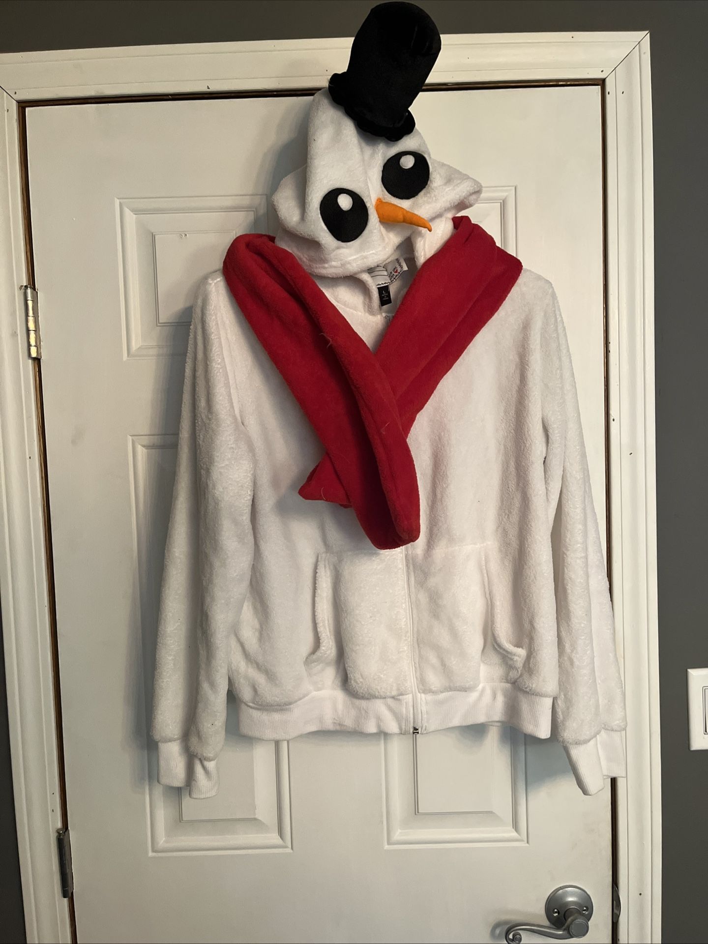 Large Women’s Frosty The Snowman Hoodie