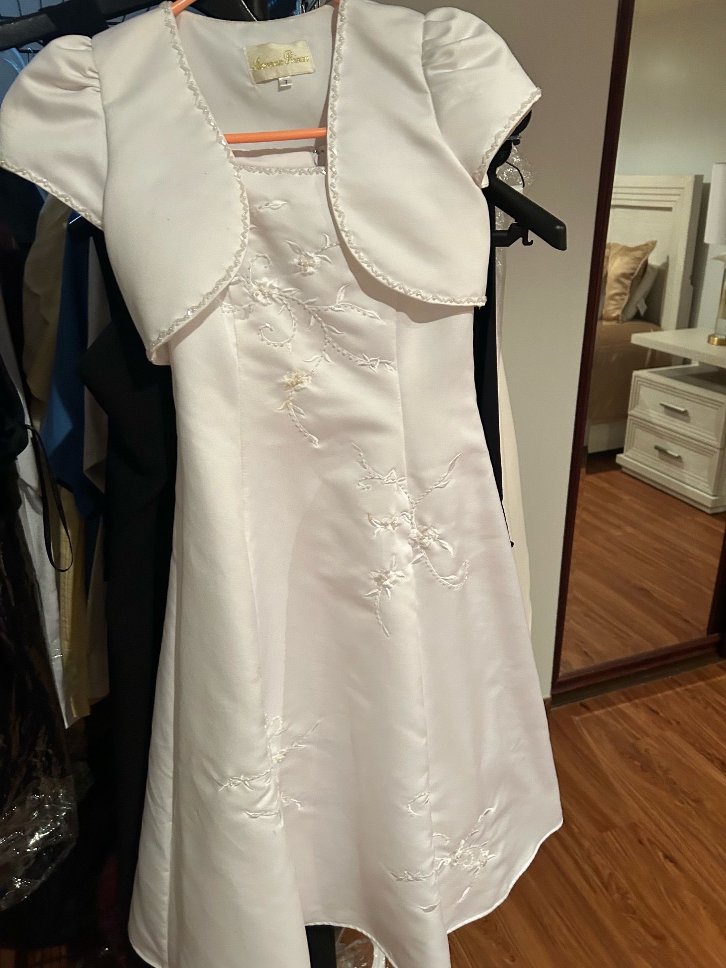 Wedding dress/flower girl dress Wedding dress/flower girl dress
