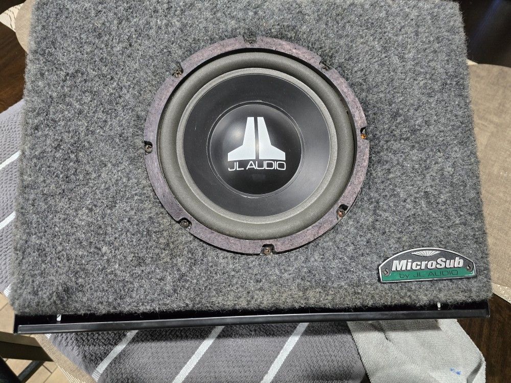 8 Inch JL Audio  Subwoofer  In Box With Mounting Brackets 
