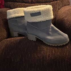 Women’s Suede Boots