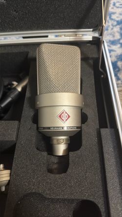 Tlm 103 microphone for studio Neumann