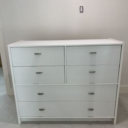 Bedroom Set Dresser And Night Stands 