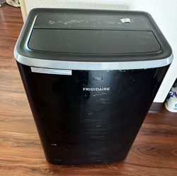 BLACK FRIGIDAIRE 12000 BTU PORTABLE AC