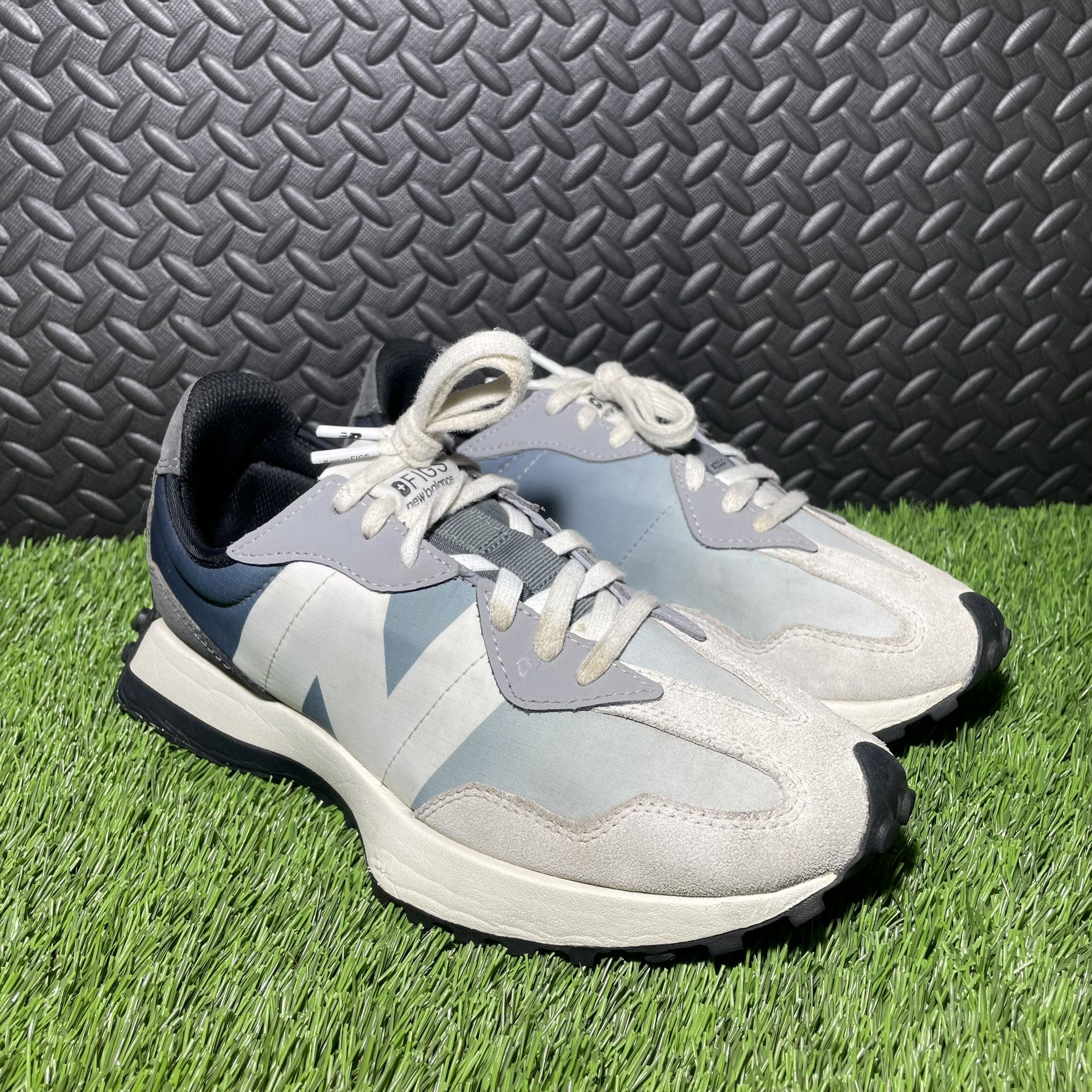 New Balance x Figs 327 Mens 8.5 Two Tone Gray Shoes U327CR1 Jog Nurse Scrub Run