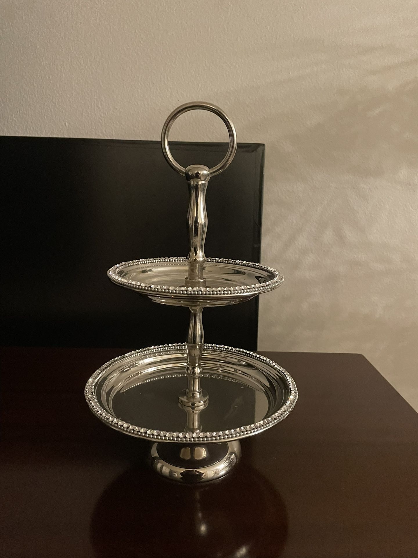 2-Tier Rhinestone Tray – Elegant & Eye-Catching