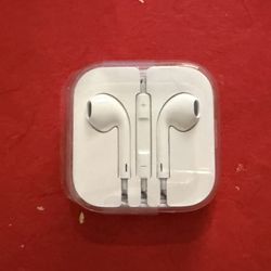 Apple Wired EarPods With Lightning Connector