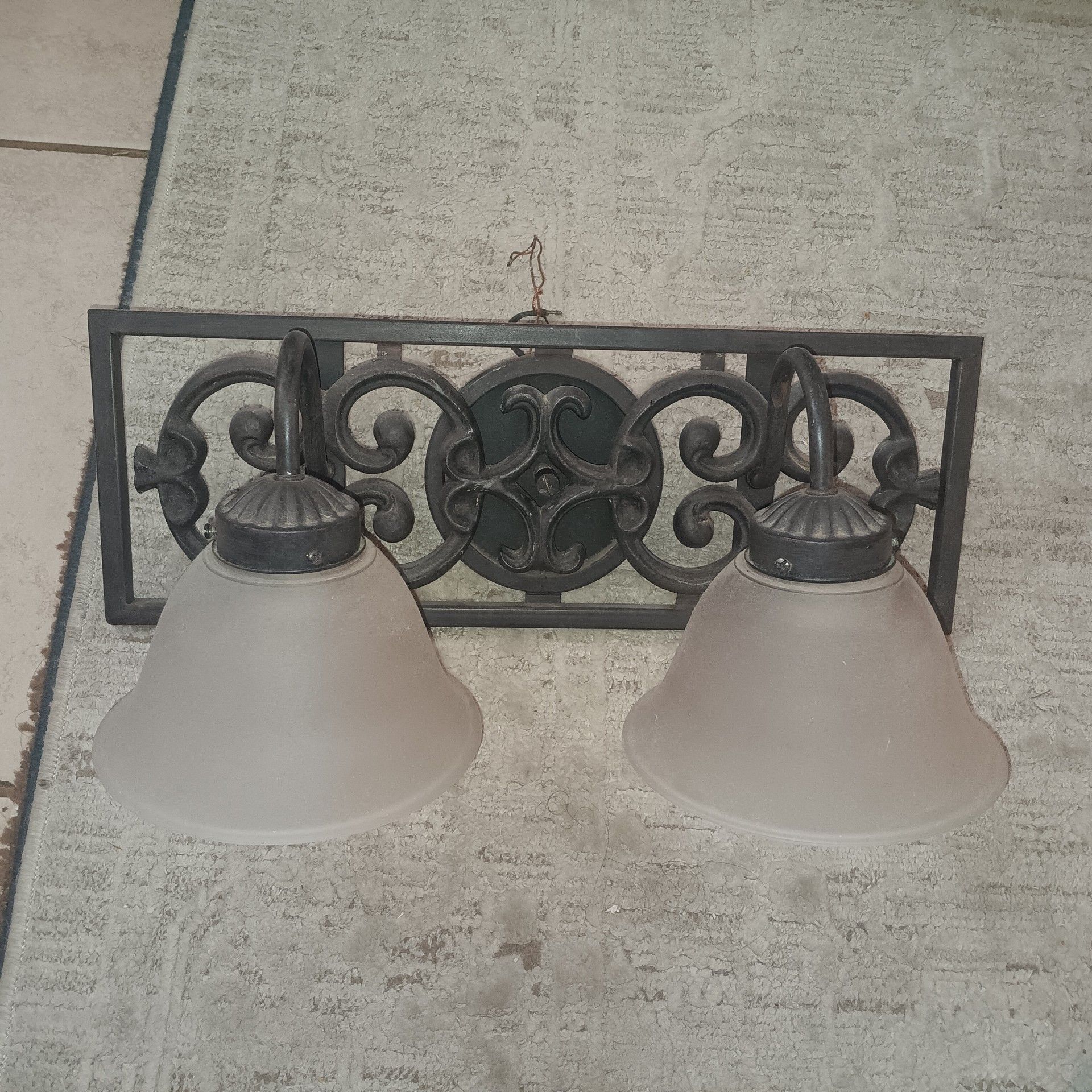 Bathroom light fixture