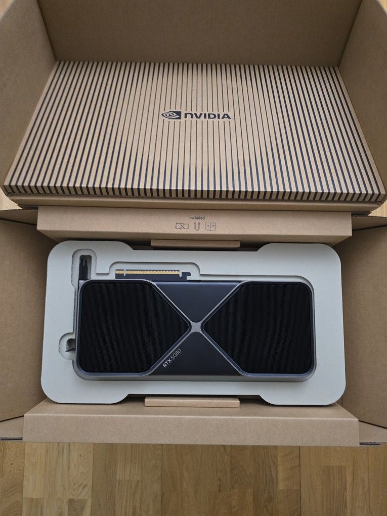 NVidia GeForce RTX 5080 Founders Edition