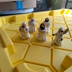 WINTER WHITE NATIVITY COLLECTION (5)