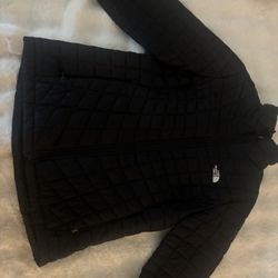 Brand new north face jacket Size:M With tags 