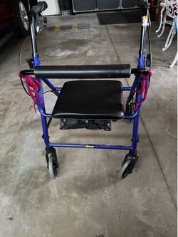 Walker/seat
