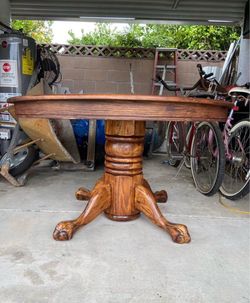 Vintage Solid Oak Round Claw Foot Dining Table w/ Leaf - 48" Expands to 72"