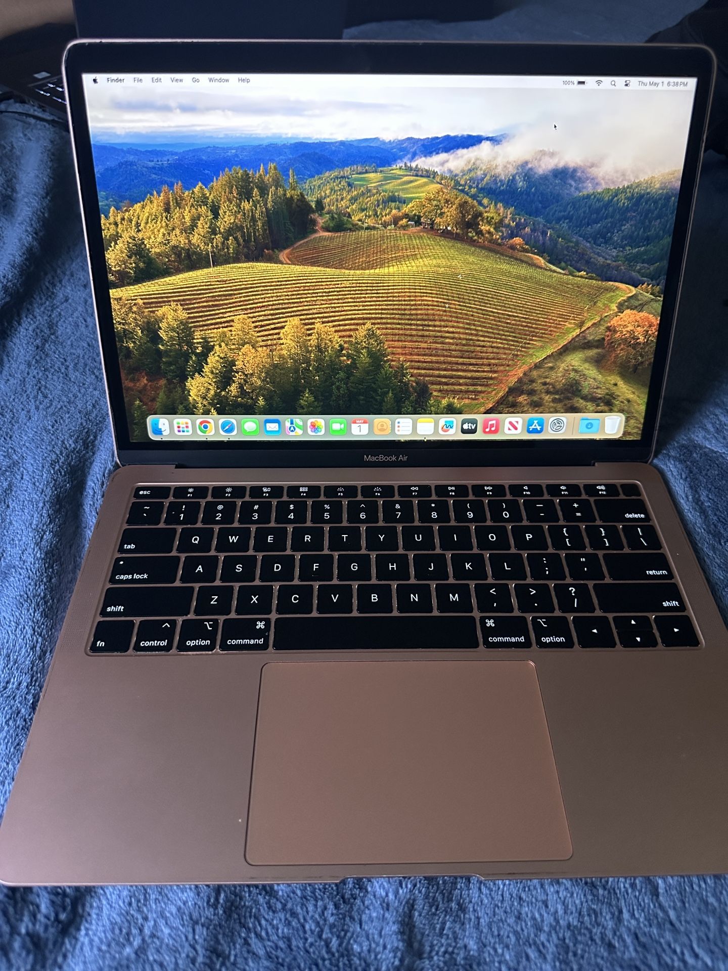 Apple MacBook Air/ 13.3 inch Retina Display / Core i5 / 8GB RAM / 128GB SSD