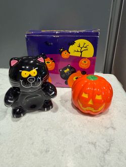 Vintage Russ Black Cat/ Jack-O-Lantern Salt & Pepper Shakers New in Box