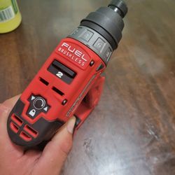 Milwuakee M12  Installation 3/8 Drill