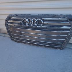 2017hasta 2019 audi a4 S-LINE  parrilla  origina

