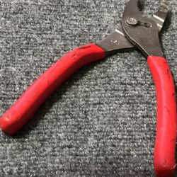Snap on pliers