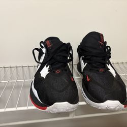 Nike Kyrie Flytrap 5 Basketball Shoes