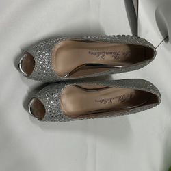 Women’s Silver Sparky Heels Size 8.5