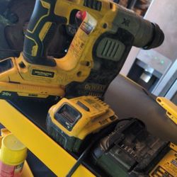 DeWalt Tools Skil Saw Hammer Drill Three Batteries Charger