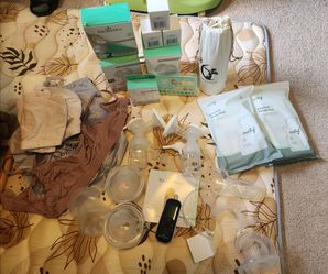Ultimate breastfeeding bundle. Baby budha 2.0 breast pump and more.