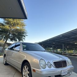 2001 Mercedes-Benz E320