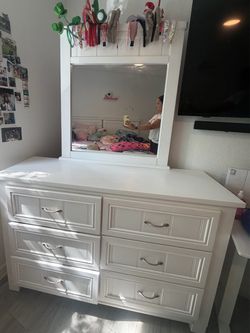 Dresser