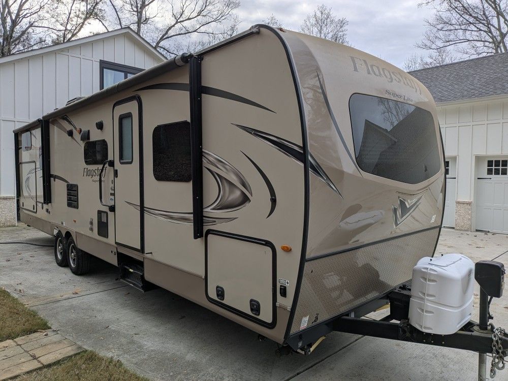 2018 Forest River Flagstaff Super Lite 29BHWS