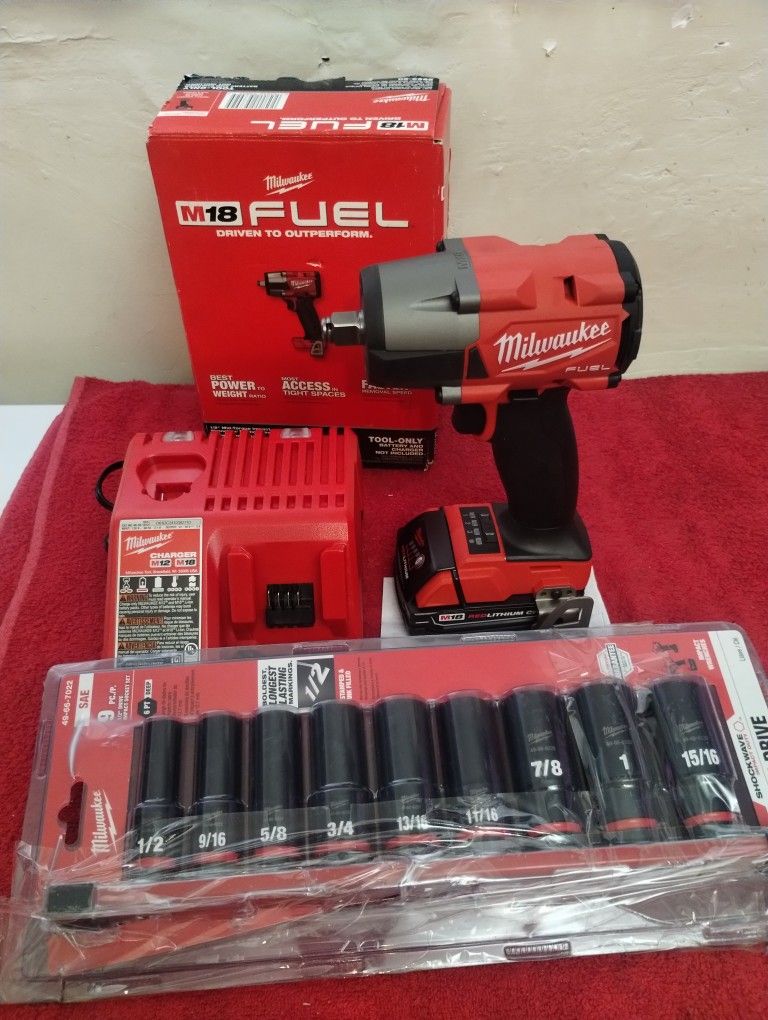 1/2 M18 Milwaukee Fuel Mid Torque Impact Wrench Kit $$300 Fijo