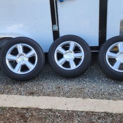 2011 Chevy Tahoe 20" wheels and tires w/TPMS sensors
