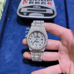 Moissanite Bustdown AP 