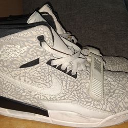 Nike Air Jordan Legacy Size 13