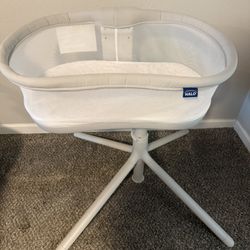 HALO Bassinet – $50 (Pickup Only)