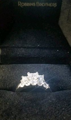 White gold diamond rings