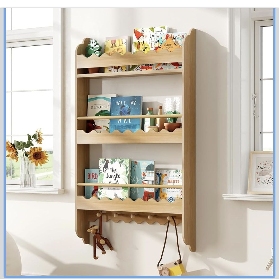 Kids Scalloped wall mounted bookshelf/toy storage