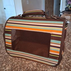 Tiny pet carrier