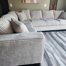 New Flavor!! Limited Edition! 🚨 Brand New Byers Market Ghost Grey Full Length Mink 2pc Sectionals