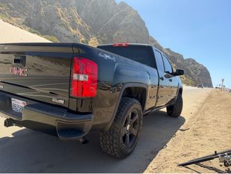 GMC Sierra 2015 color black