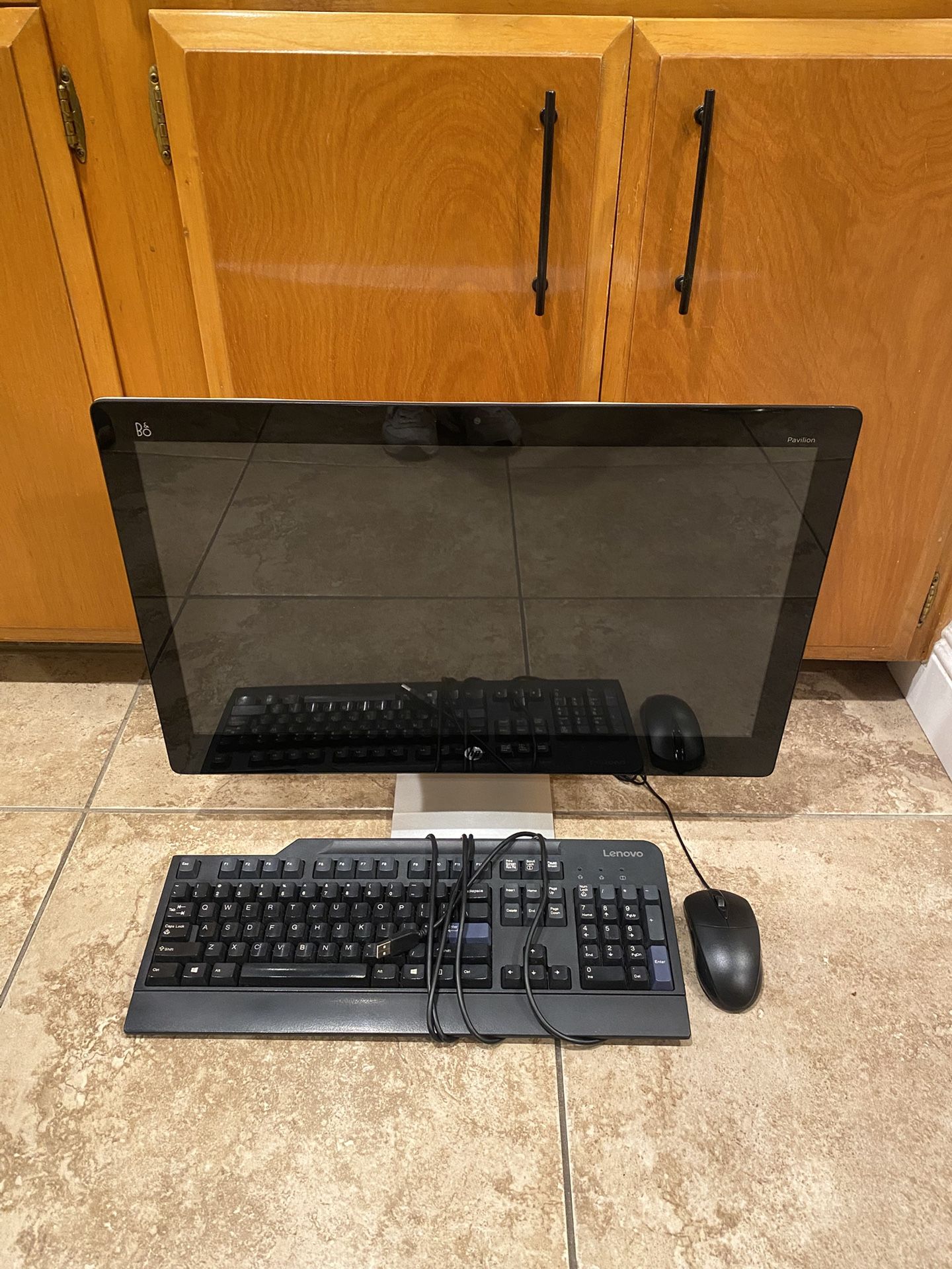 HP 23-Q110 All in One Touch Screen with 1 GB Graphics and 16 GB Ram