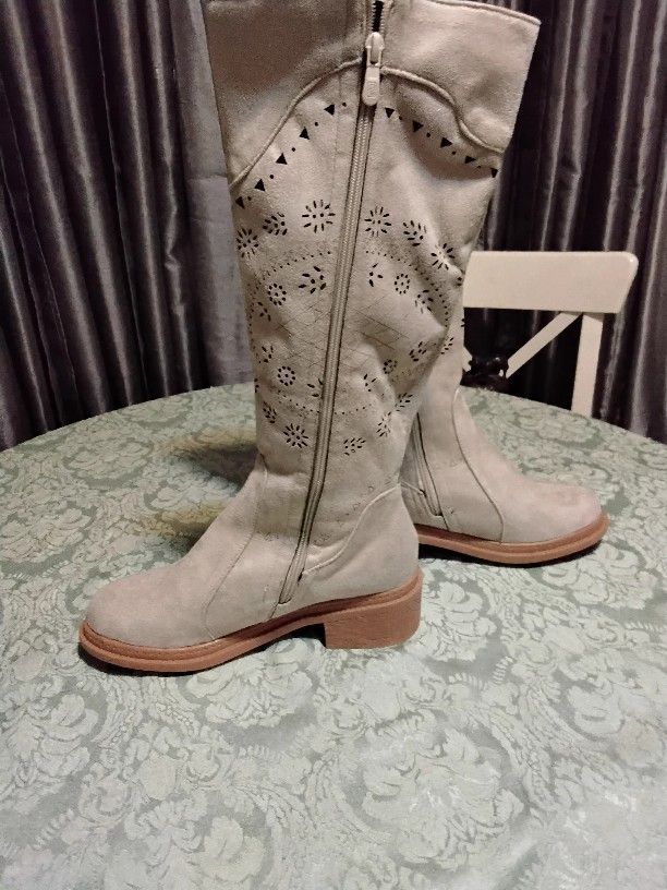 Knee High Woman's Boots
