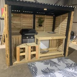 Under Dog Barbecue Bar & Gazibo's