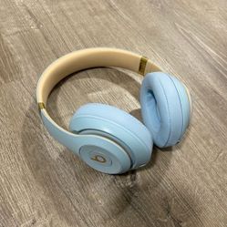 Blue Beats by Dre