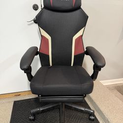 Brand New Black/White/Red Tall Back Gaming Chair w/Slide Out Footrest 