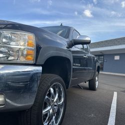 2013 Silverado 4x4 (Work Truck)  2k Down