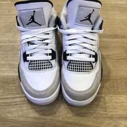 USED JORDAN 4 MILITARY BLACK 4Y NO BOX  9/10 CONDITION 